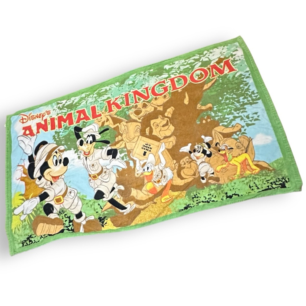 Authentic Disney Parks Animal Kingdom Lion King Mickey Goofy Safari Beach Towel